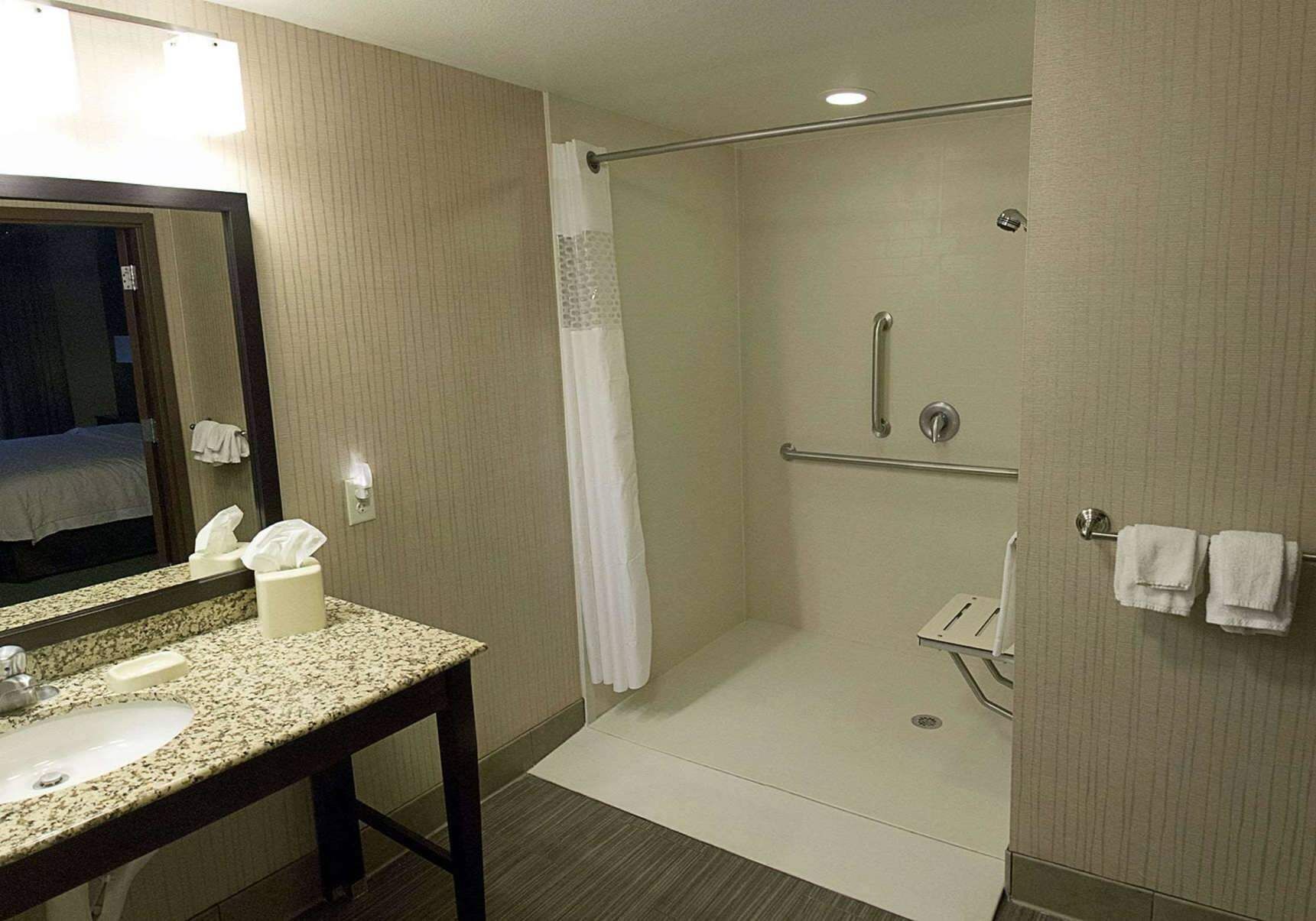 Bathroom | Free toiletries, hair dryer, towels