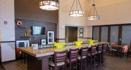 Hampton Inn & Suites Bismarck Northwest