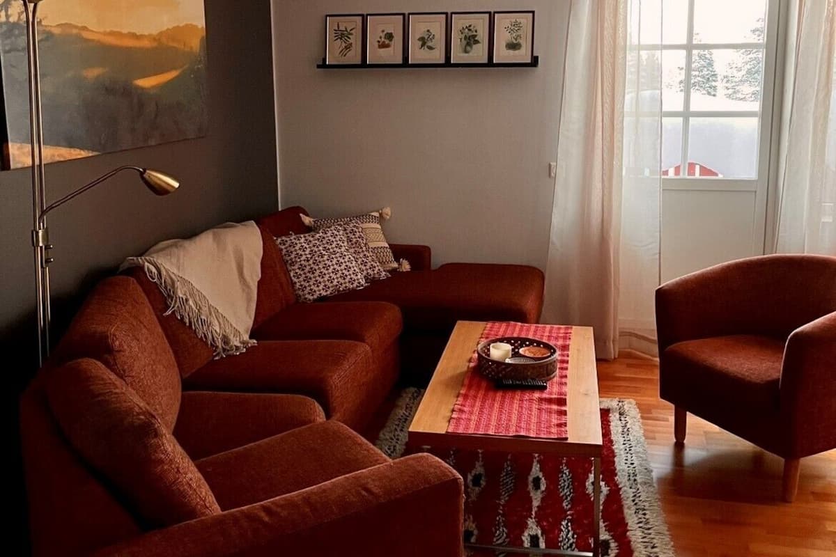 1 bedroom, blackout curtains, soundproofing, iron/ironing board
