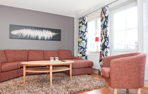 Eight-bed apartment | Living room