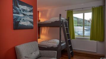 Eight-bed apartment | 1 bedroom, blackout drapes, soundproofing, iron/ironing board