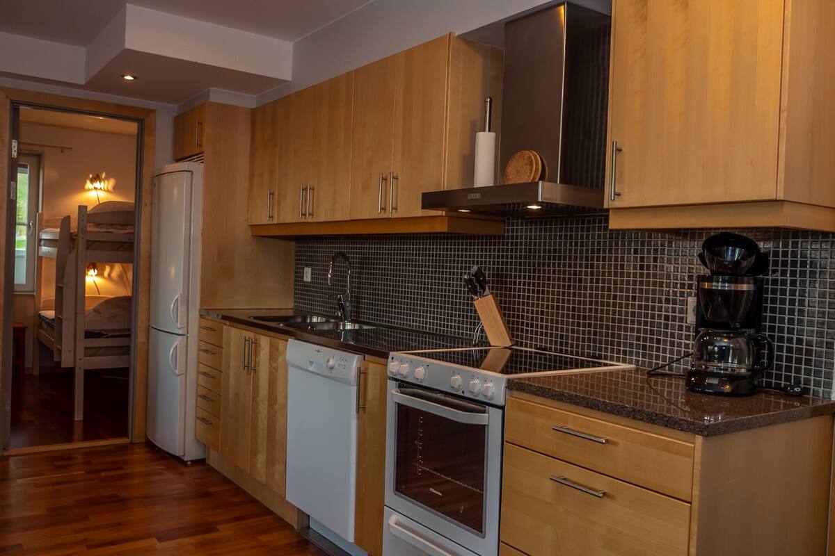 six-bed apartment 65m2 | private kitchen | dining tables