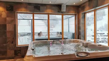 Bain à remous intérieur