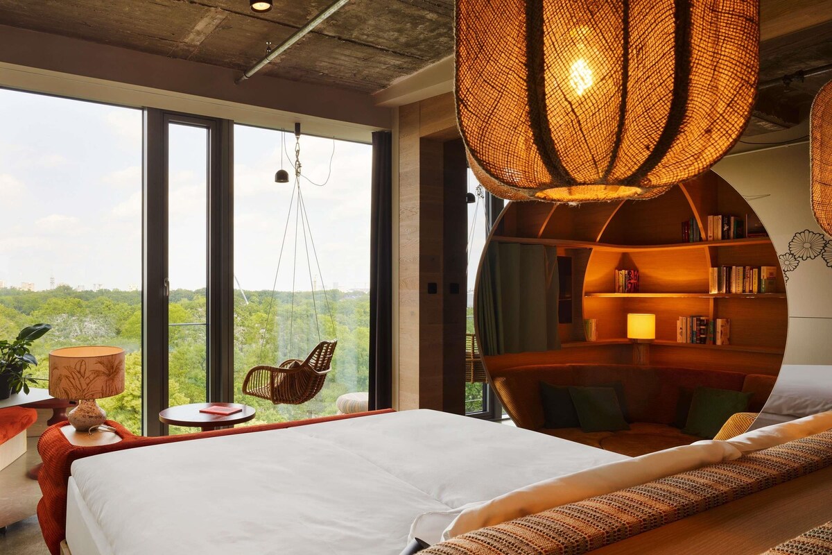 Ropa de cama de alta calidad, cubrecamas y minibar 