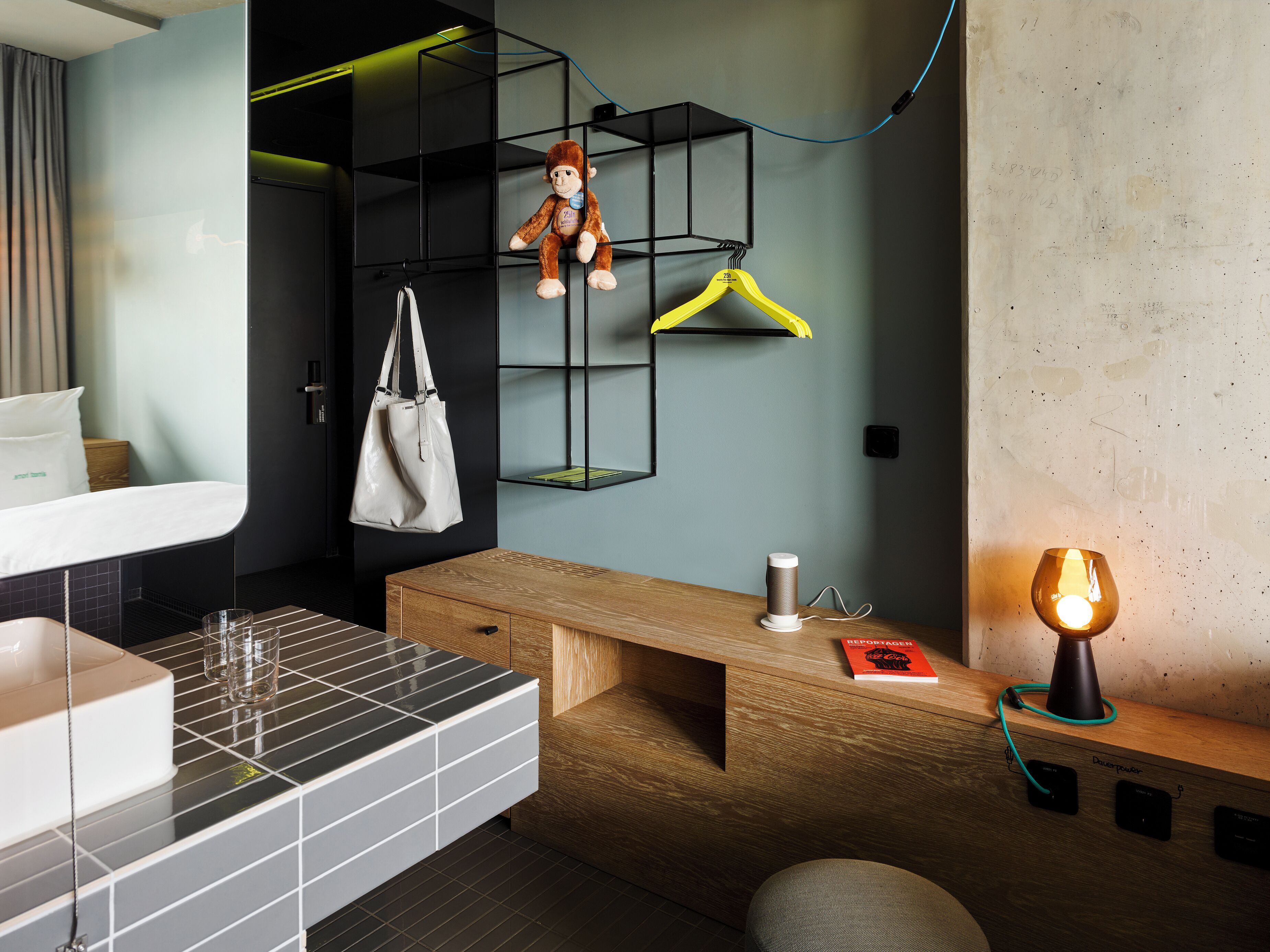 Medium Urban Twin | Bagno | Doccia, soffione a pioggia, set di cortesia firmato, asciugacapelli