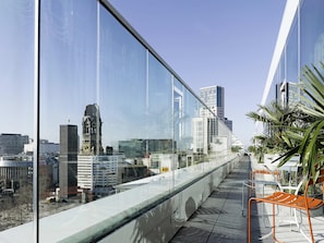 供應早餐、午餐和晚餐,中東料理,花園景觀