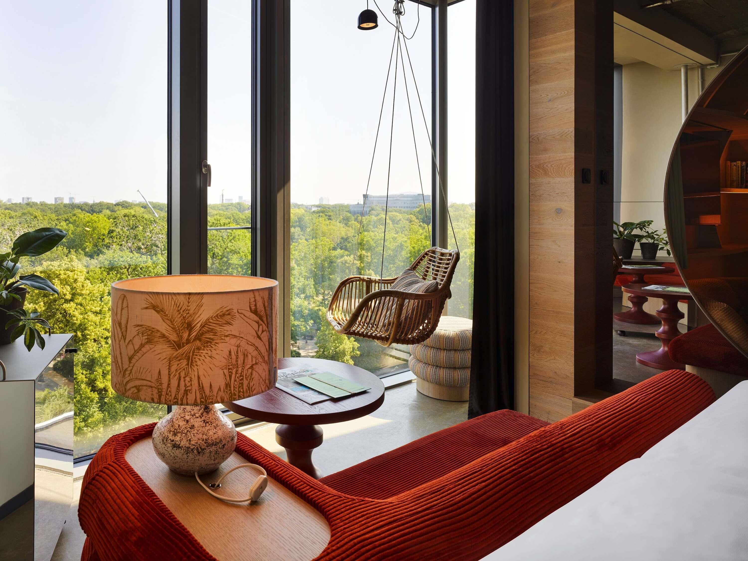 extra large jungle | premium bedding, down duvets, minibar, in-room safe