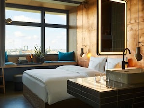 Medium Urban | Ropa de cama de alta calidad, edredón y minibar