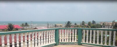Chaleanor Hotel
