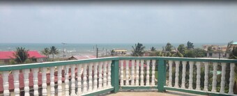 Chaleanor Hotel