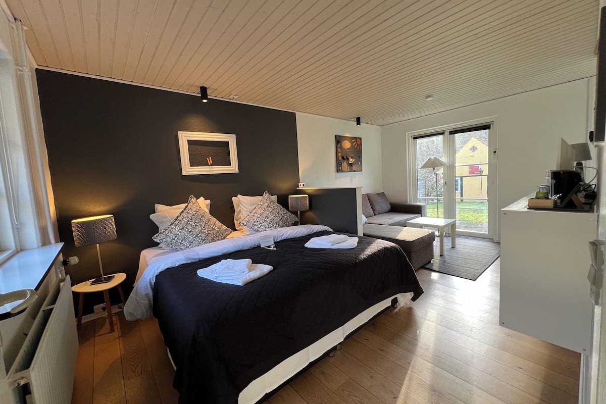 premium double room, terrace | desk, laptop workspace, soundproofing, free wifi