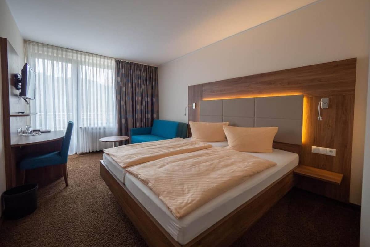 Chambre Double, non-fumeurs, vue cour intérieure | Literie de qualité supérieure, minibar, bureau, chambres insonorisées
