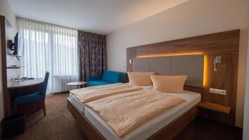 Premium bedding, minibar, desk, soundproofing