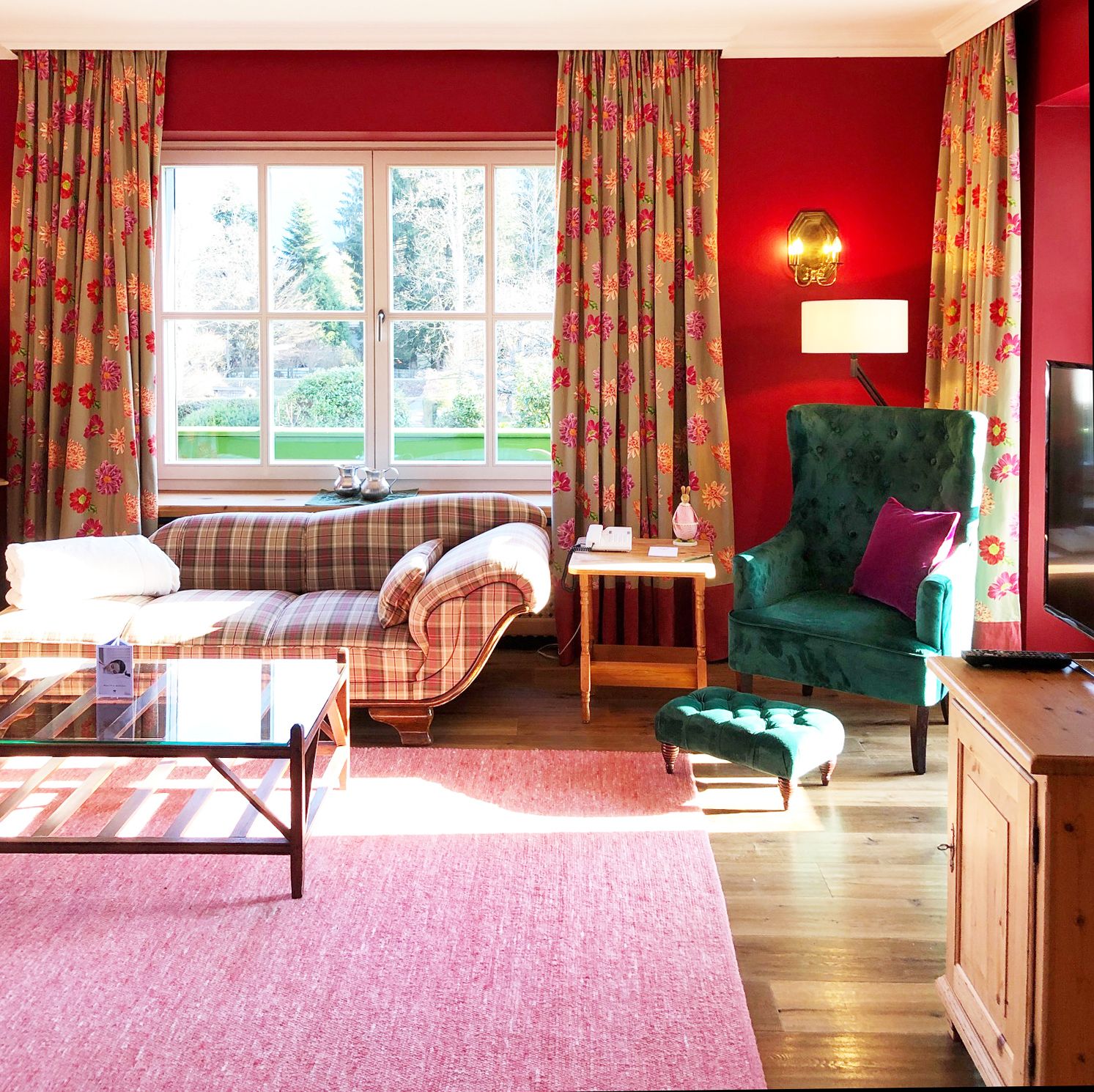 Suite Junior, 1 Tempat Tidur Double | Seprai premium, minibar, brankas, dan meja kerja