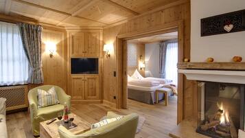 Suíte luxo | Roupas de cama premium, frigobar, cofres nos quartos, escrivaninha