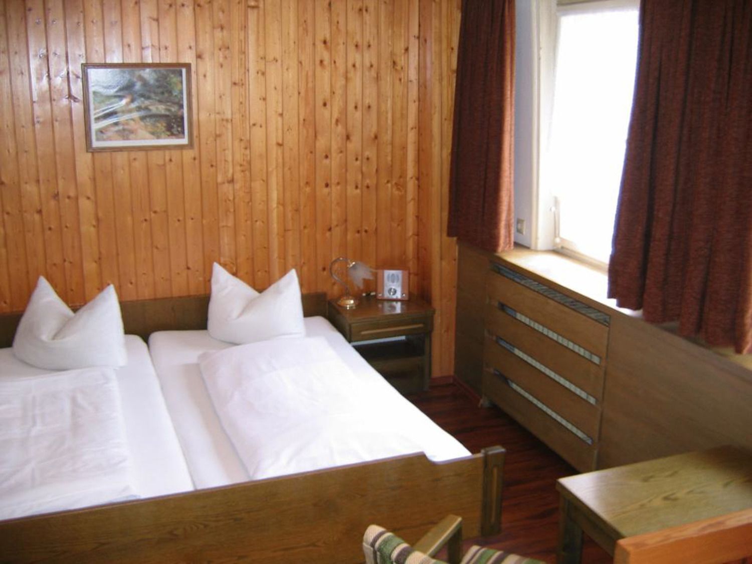 double room | desk, free cots/infant beds, rollaway beds, free wifi