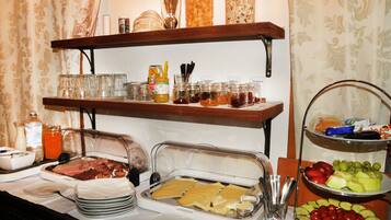 Petit déjeuner servi en supplément