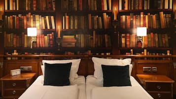 Classic-Doppelzimmer, 1 King-Bett, Stadtblick | Allergikerbettwaren, Minibar, Zimmersafe, Schreibtisch