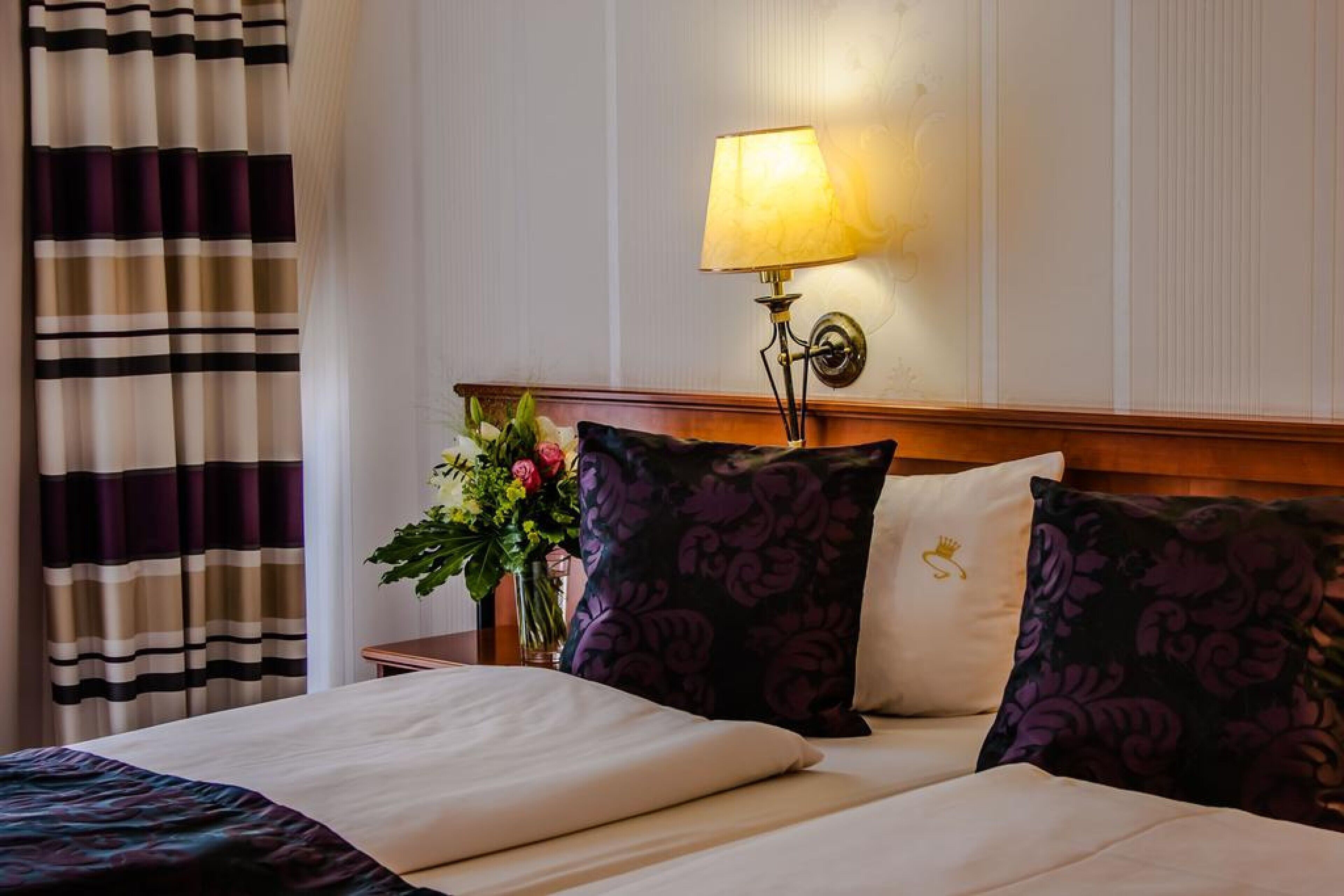 classic double room, 1 double bed, river view | hypo-allergenic bedding, minibar, in-room safe, desk