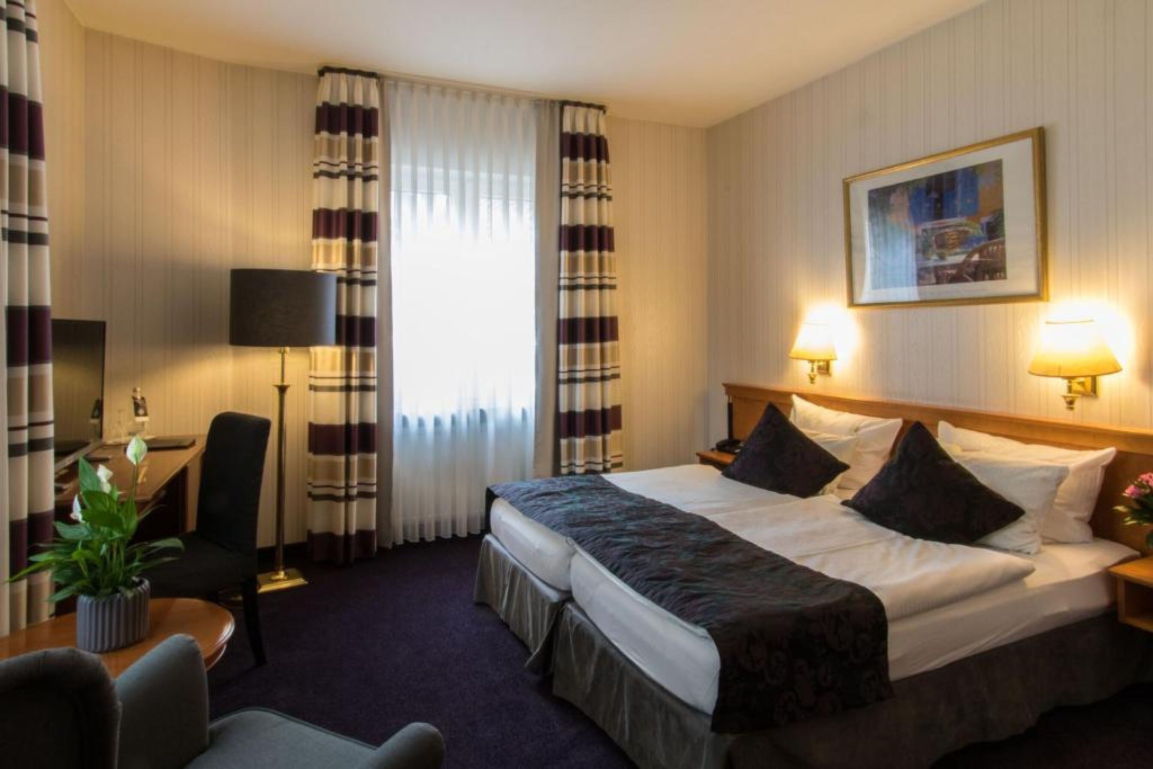 classic double room, 1 double bed, river view | hypo-allergenic bedding, minibar, in-room safe, desk