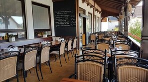 Outdoor dining - Hotel Zum Ochsen (Hoesbach)