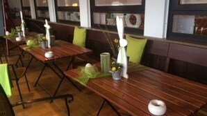 Outdoor dining - Hotel Zum Ochsen (Hoesbach)