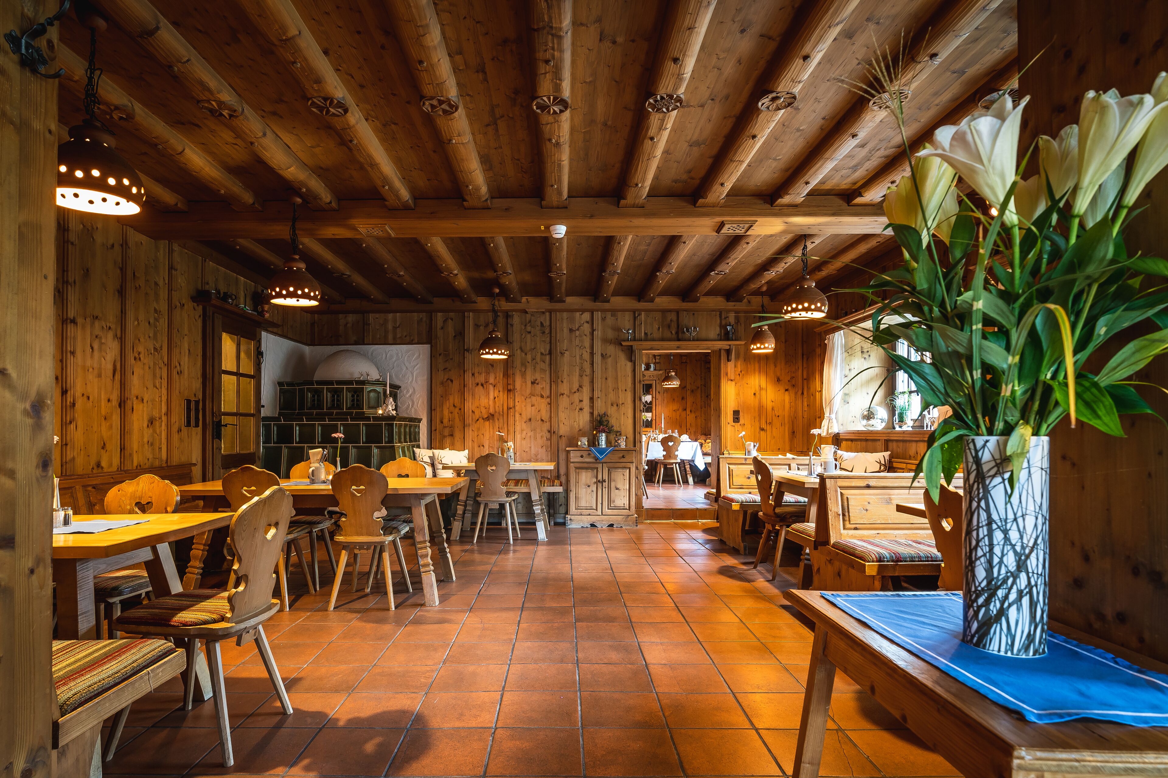 2 restaurants, breakfast, dinner served; german cuisine