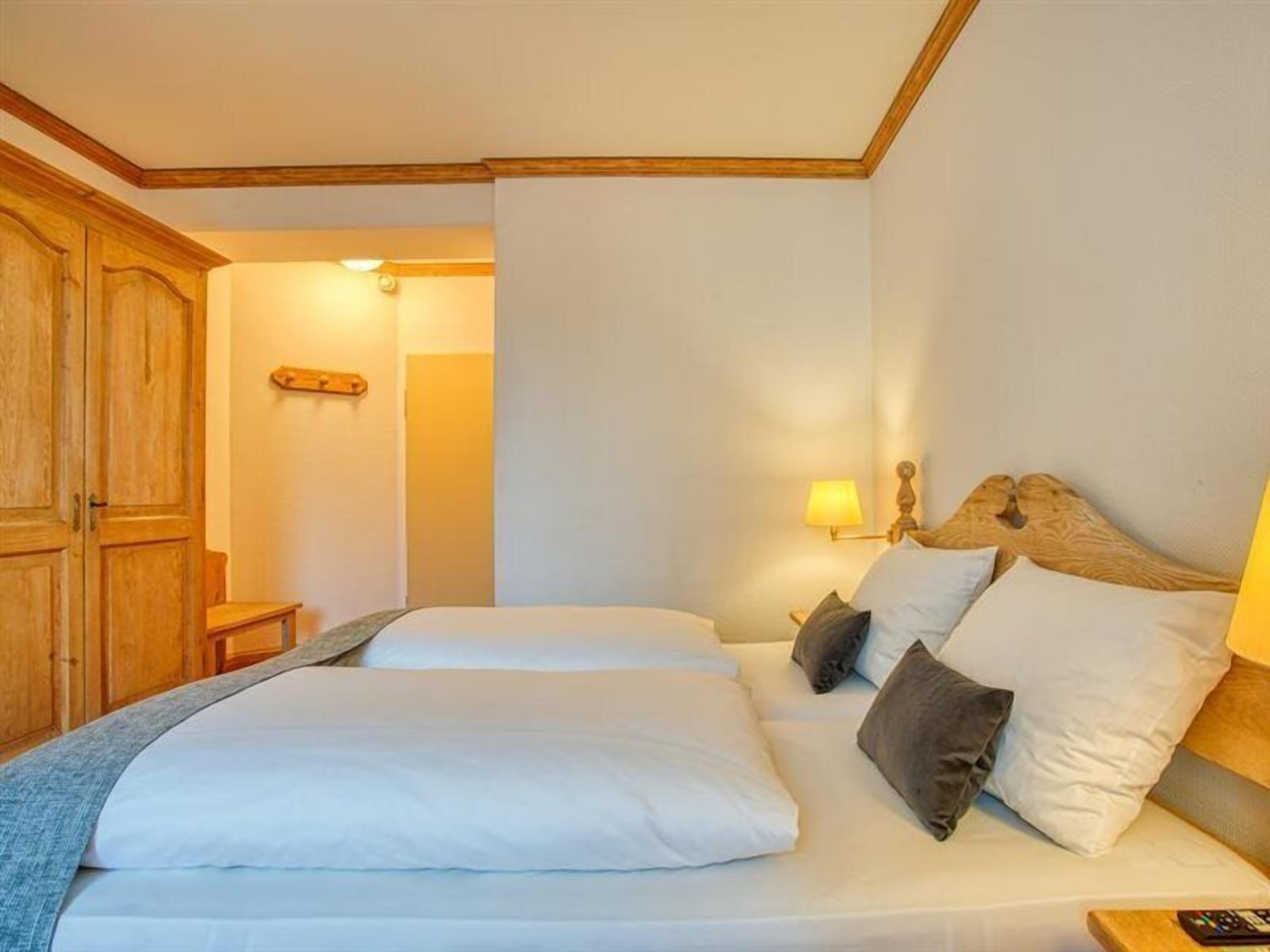 Minibar, desk, blackout drapes, free WiFi