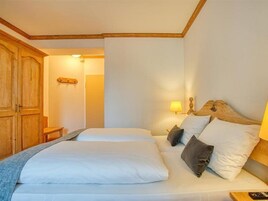 Minibar, desk, blackout drapes, free WiFi