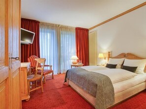 Minibar, desk, blackout drapes, free WiFi - FF&E Hotel Stadt Gütersloh (Guetersloh)