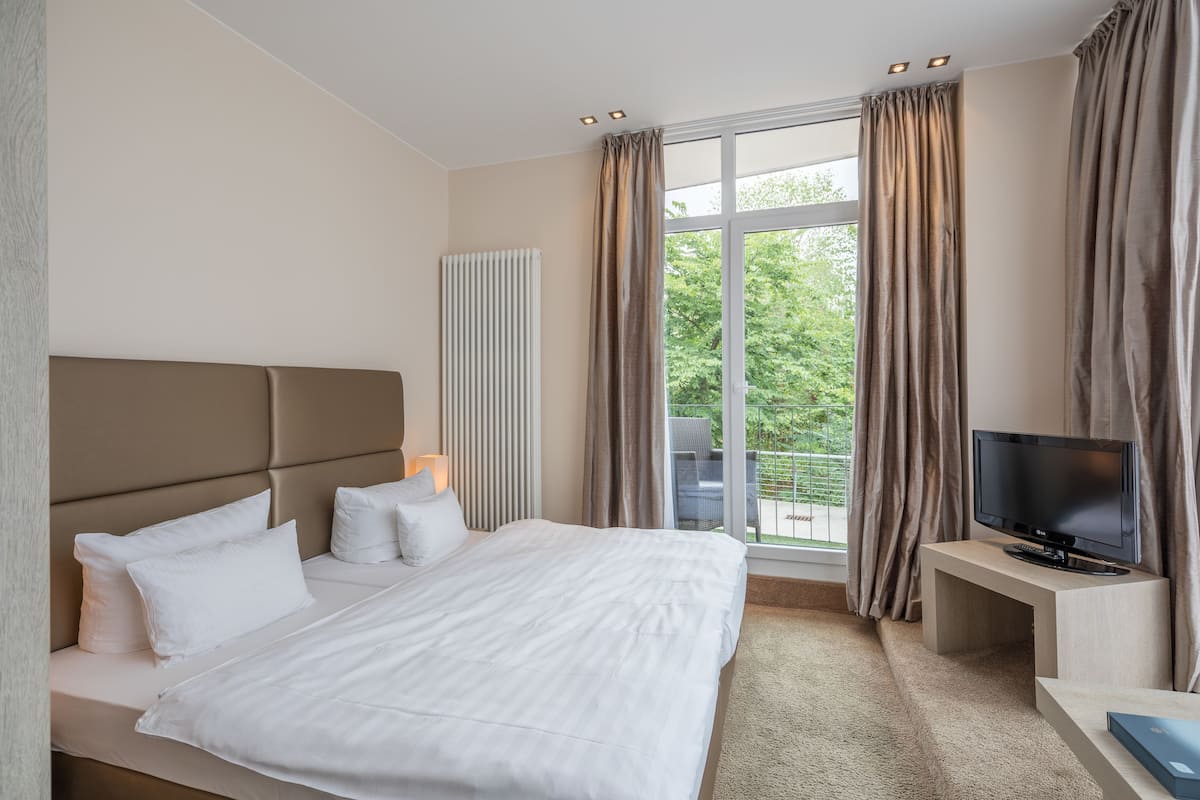 1 Schlafzimmer, Allergikerbettwaren, Zimmersafe, individuell dekoriert