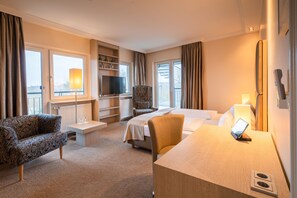 Hypo-allergenic bedding, in-room safe, individually decorated