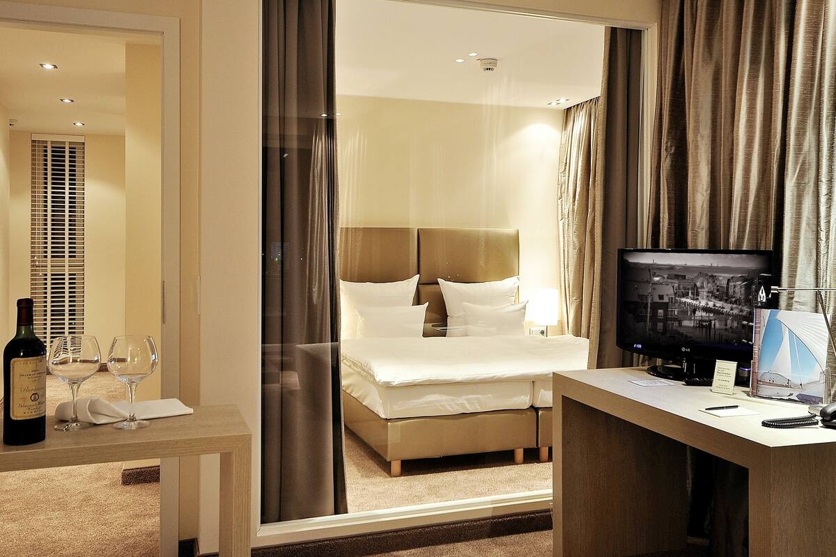 panorama suite with balcony "andmoresuite+view" | 1 bedroom, hypo-allergenic bedding, in-room safe, individually decorated