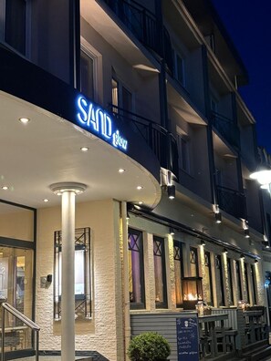 Front of property - SANDglow (Husum)