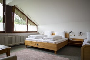 Allergiatestatut vuodevaatteet, työpöytä, pimennysverhot, äänieristys