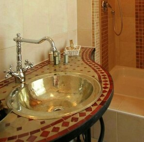 Ducha, artículos de tocador de diseñador, secador de pelo, toallas