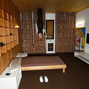 Chambre triple | Coffre-fort, bureau, espace de travail pour ordinateurs portables