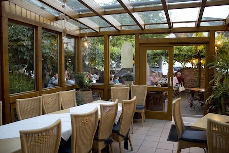Breakfast area. Landhotel Gasthof Zur Krone