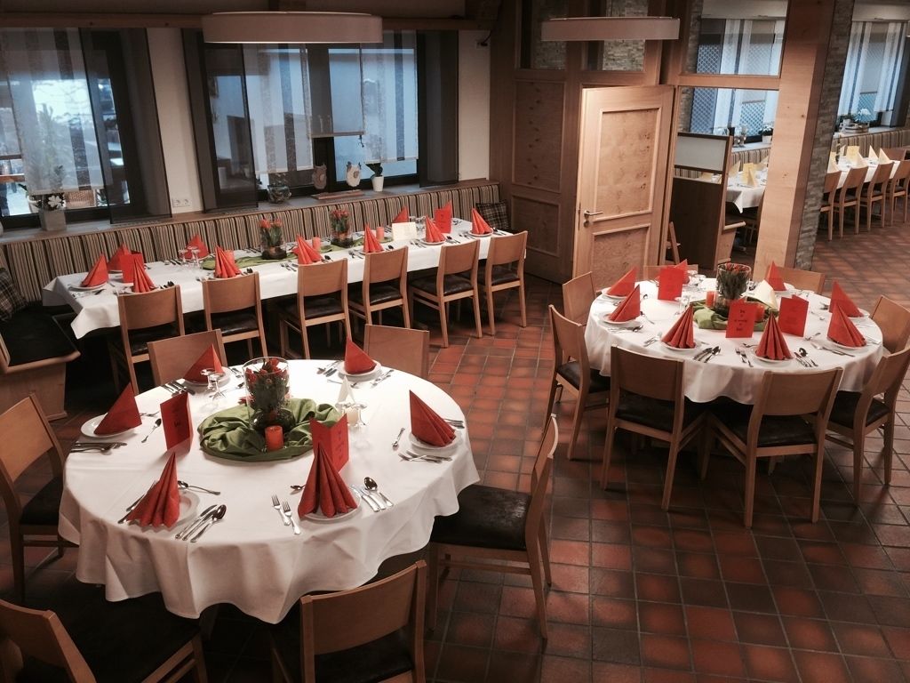 breakfast, lunch, dinner served; regional cuisine