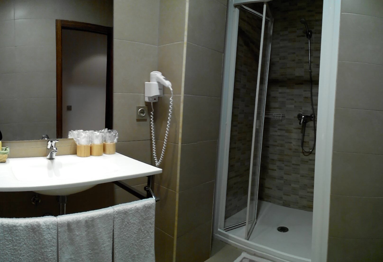 comfort triple room | bathroom | shower, free toiletries, hair dryer, slippers