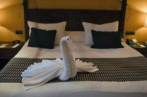 Literie de qualité supérieure, coffres-forts dans les chambres, bureau