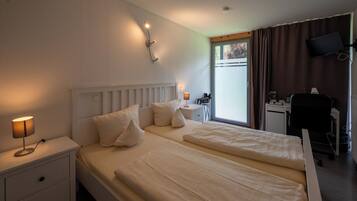 Double Room | Hypo-allergenic bedding, desk, blackout curtains, free cots/infant beds