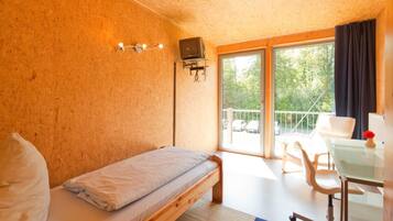 Allergikerbettwaren, Schreibtisch, VerdunkelungsvorhÀnge