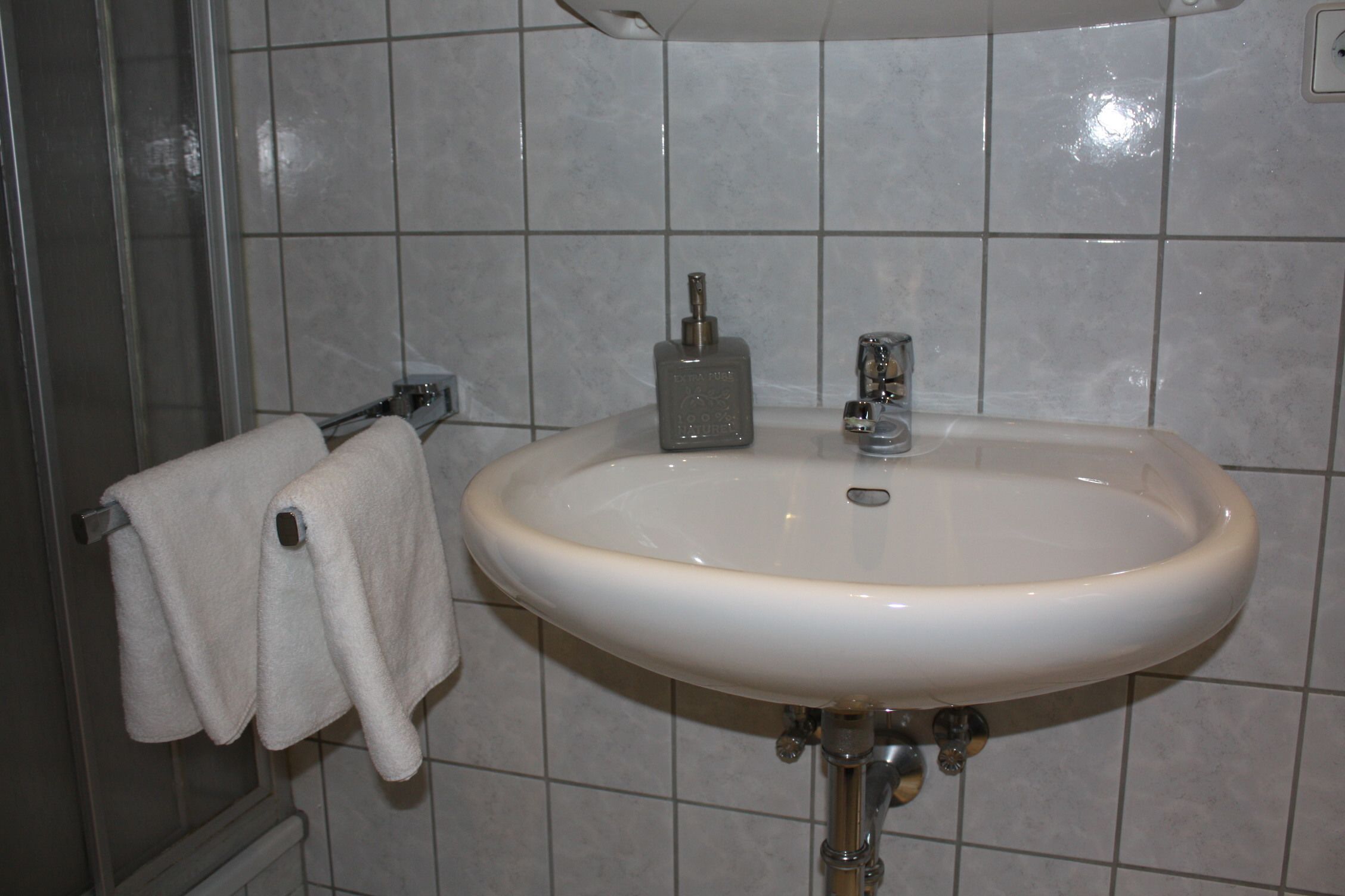 single room | bathroom sink