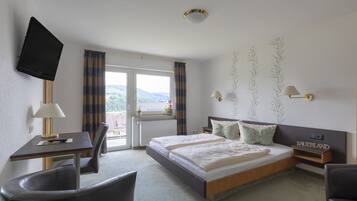 Twin Room, 1 Double Bed | In-room safe, desk, free cots/infant beds, free WiFi