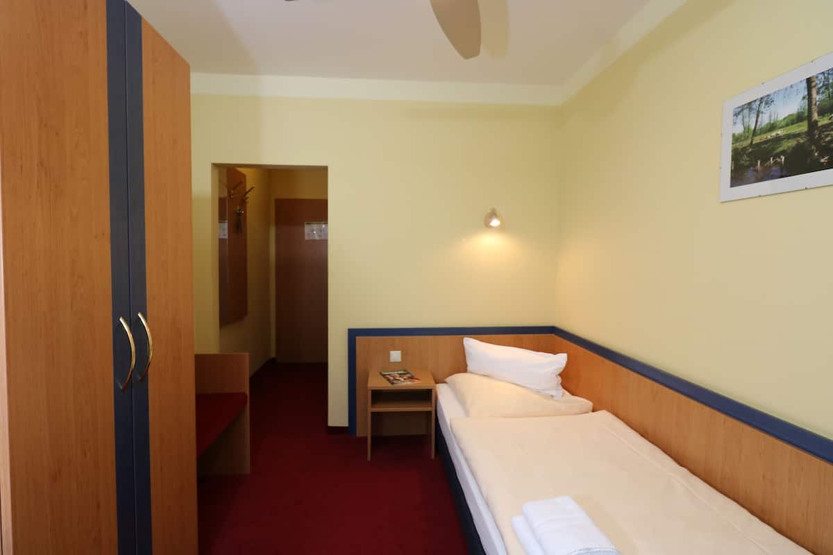 Standard Single Room | Desk, free WiFi