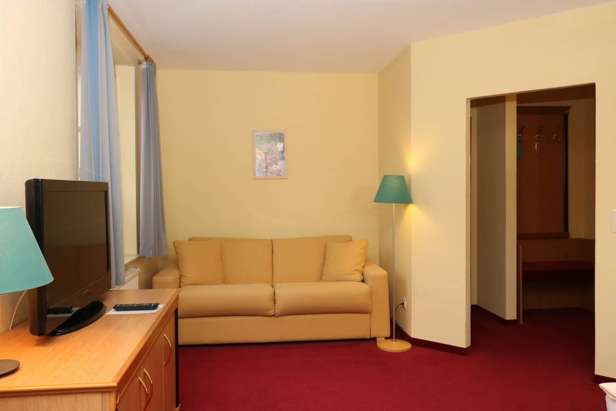 triple room | desk, free wifi