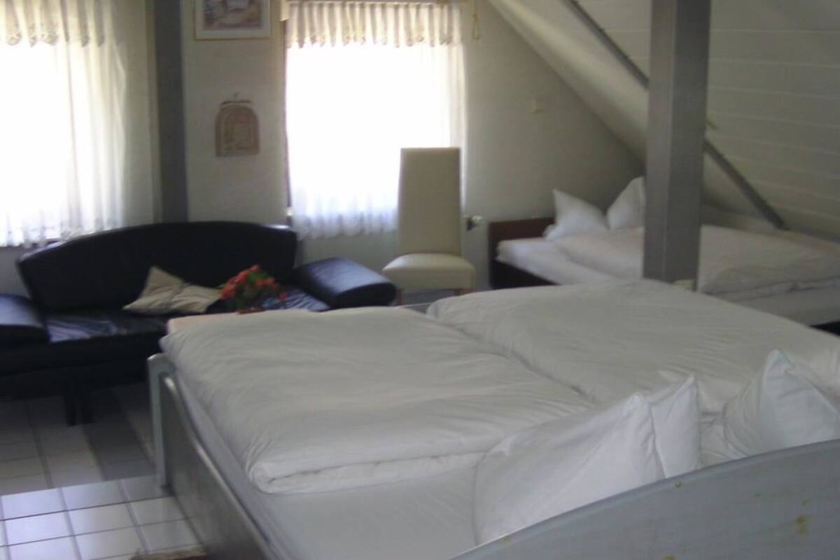 Chambre Triple | Bureau, Wi-Fi gratuit, draps fournis