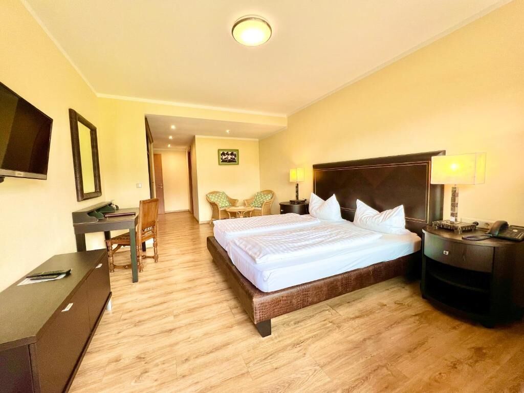 apartment, 1 bedroom, balcony | in-room safe, individually furnished, desk, free wifi