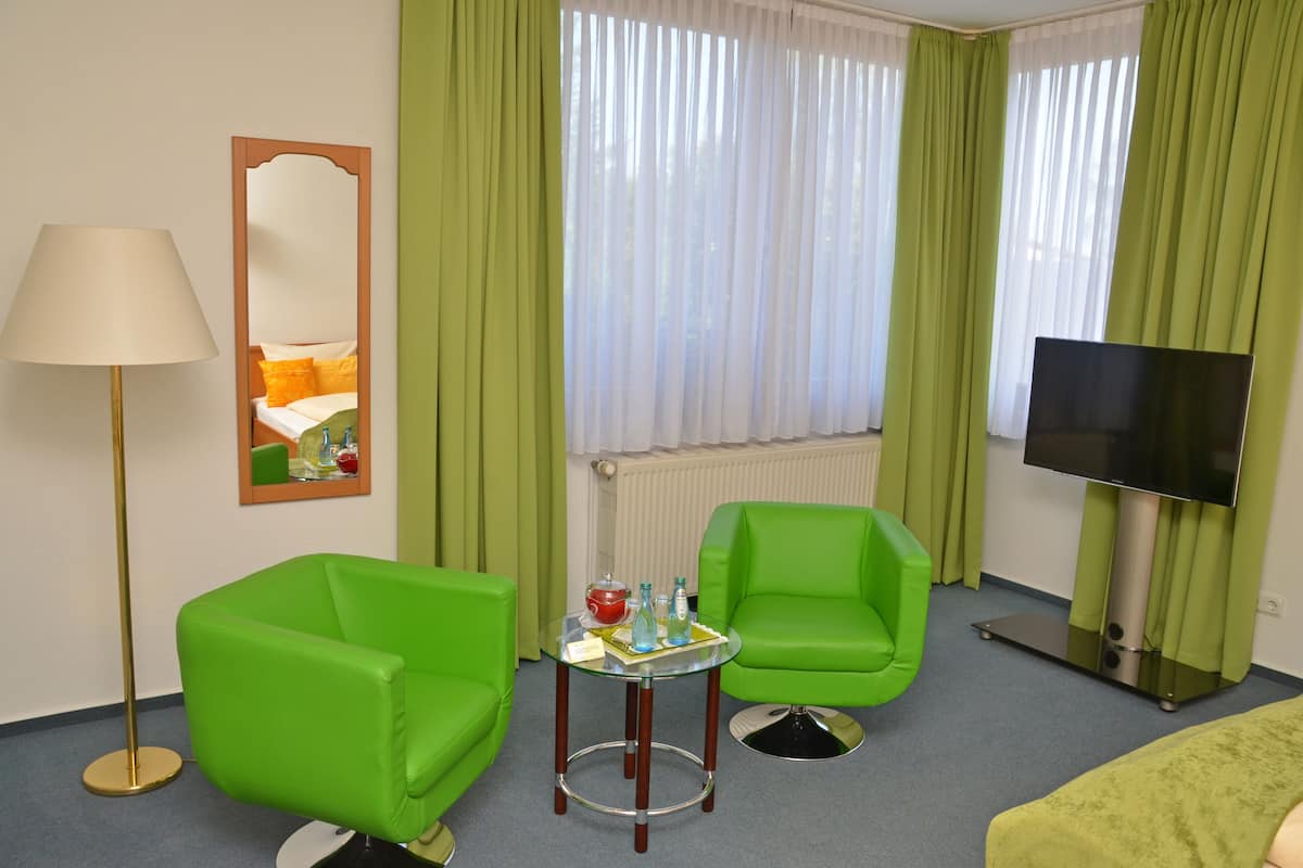 Business Double Room | Living area